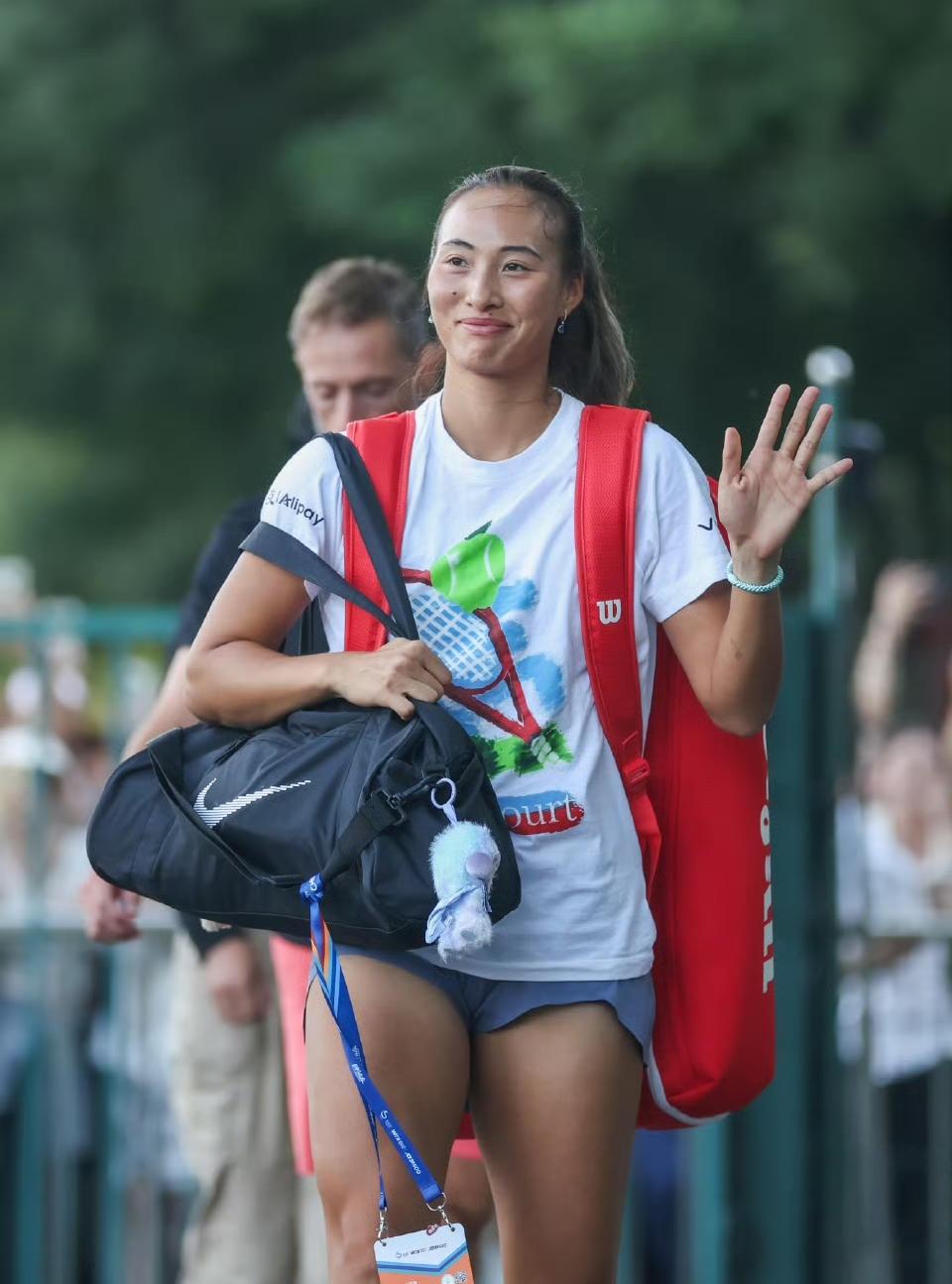 郑钦文宣布退出澳网，做出这个决定是无比的艰难！但是比这个更关键的可能是更好的恢复