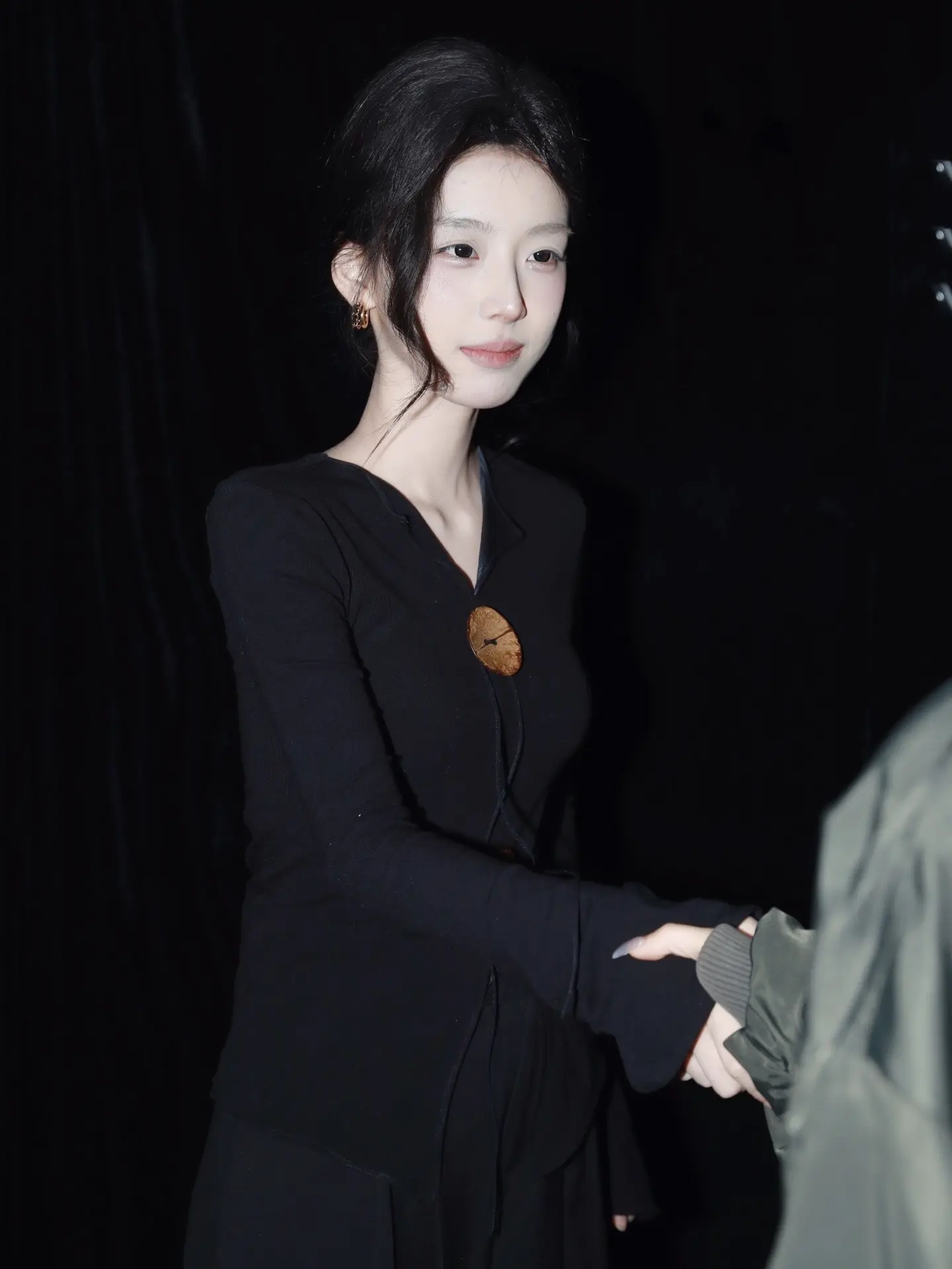 拜访了一位资产高达3000块的前辈，她语重心长的告诉我： A.每一个成...