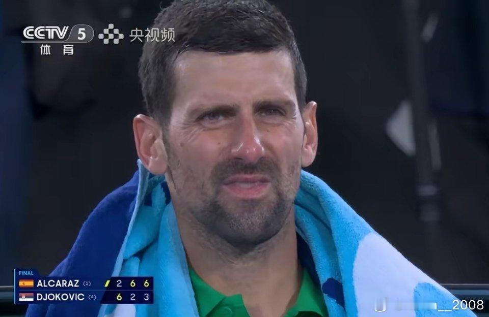 德约科维奇不得不服老啊！约2个小时已经没有体能了，本来还以为还能逆转比赛 