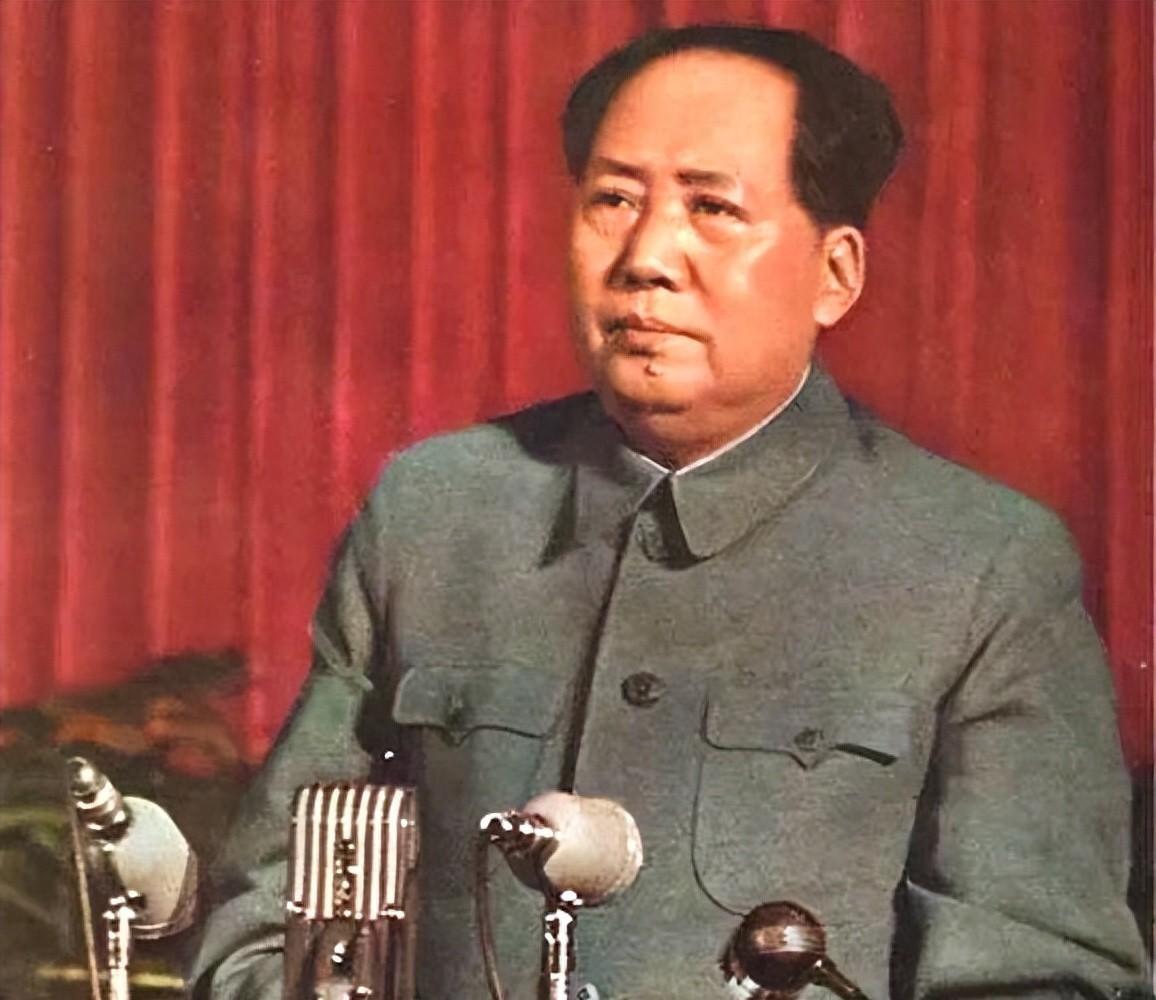 秘书向毛主席反映真实情况，刚整理好材料，就被调走了

“这材料您真打算往上递？”