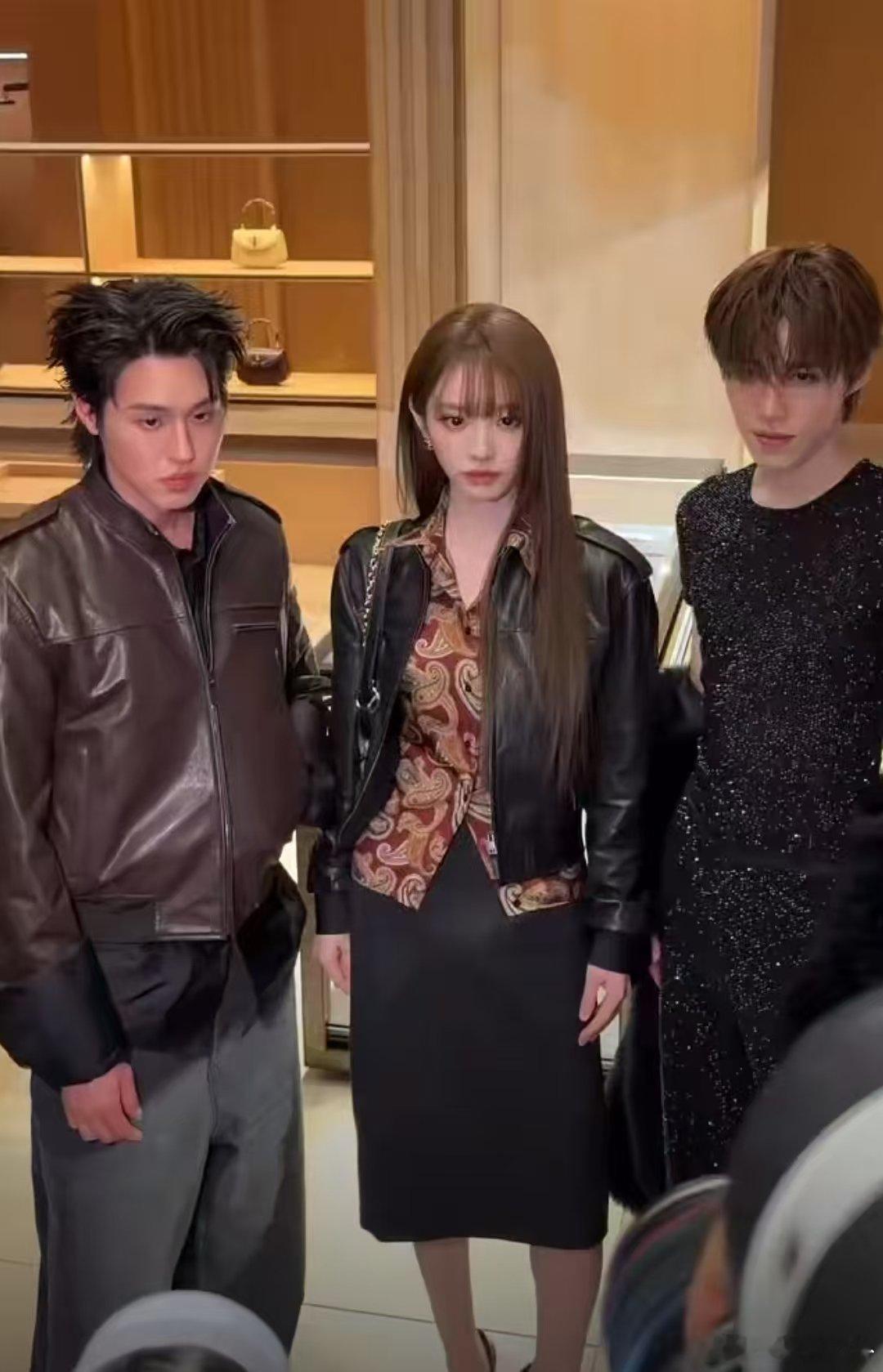 田曦薇BKPP同框田曦薇BKPP合影次元壁破了！田曦薇和BKPP同框合影了！ 田