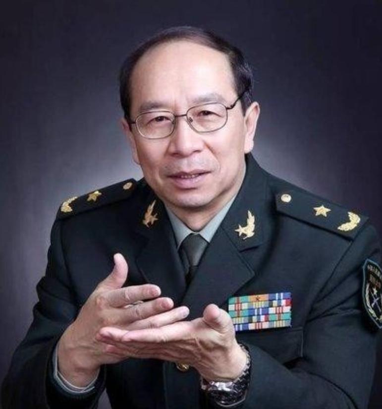 一个美国记者曾当着金一南的面问了这样一句话："如果把中国2000亿的三峡大坝炸了