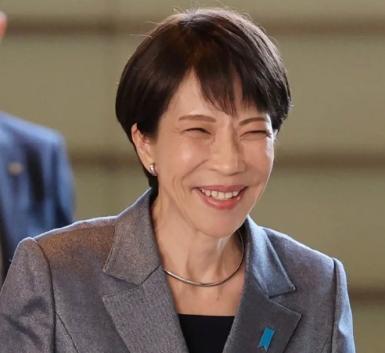 完美的高市早苗，不接受任何批评，她成为了年轻人的偶像？
高市早苗发表了马年的祝福