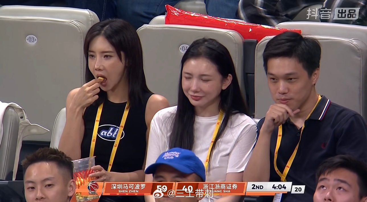 深圳男篮vs广厦男篮深圳用一节半时间，领先到了20+ 