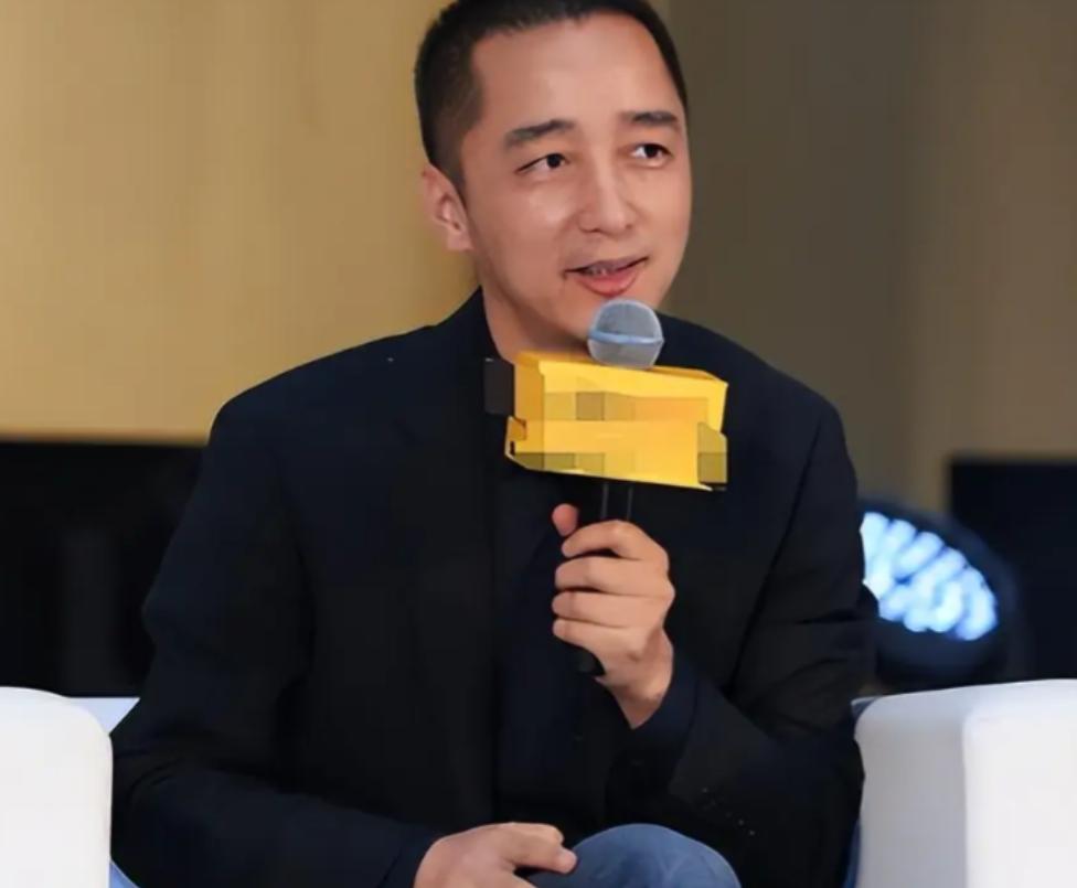 突然发现一个惊人的共同点——蒋方舟、韩寒、贾浅浅，甚至贾平凹，背后站着同一个关键