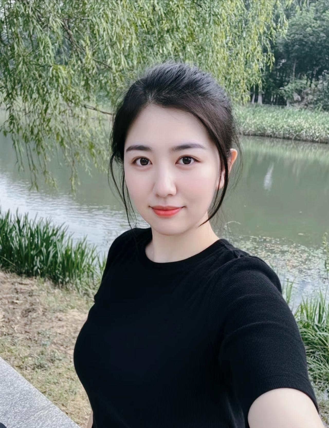 你发现了吗，现在亲戚之间除了红白喜事平时根本𣎴联系。 原因很简单，因为，现在只