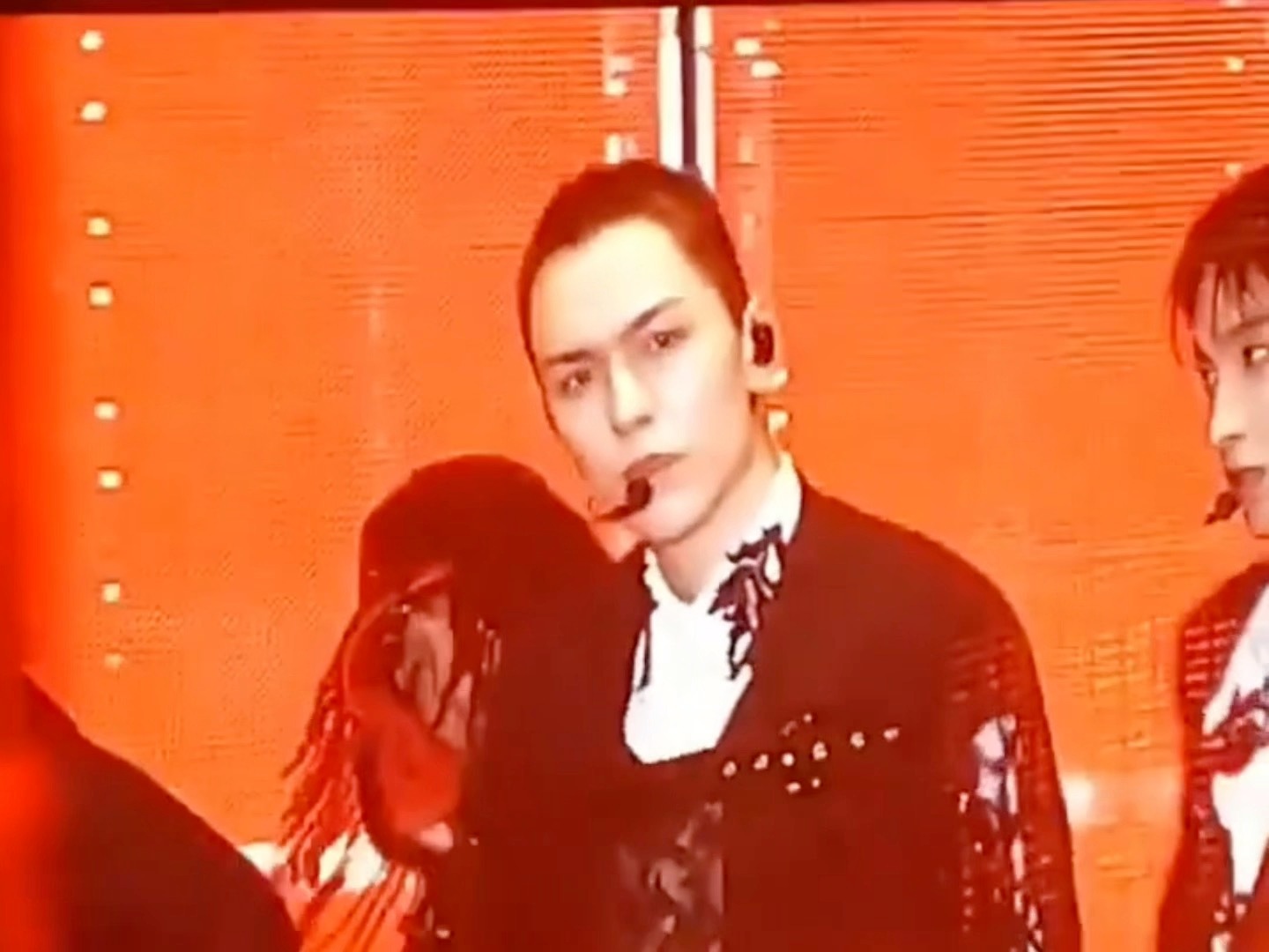 我靠韩帅真的寸头了 