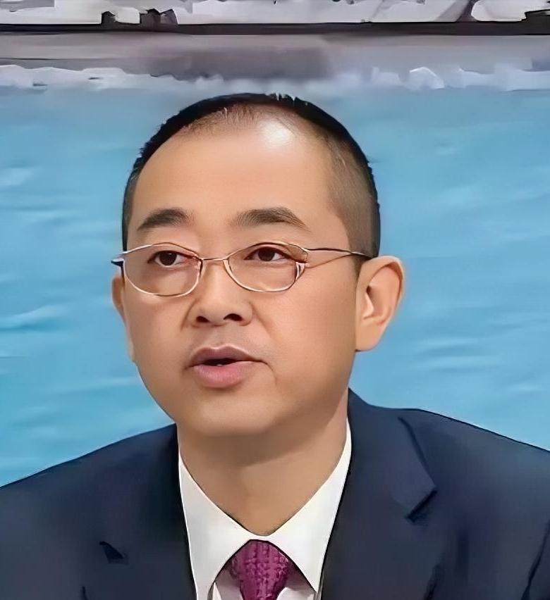 恒大前总裁夏海钧在美国藏了足足四个月，结果香港法院直接下了冻结令，他名下600亿