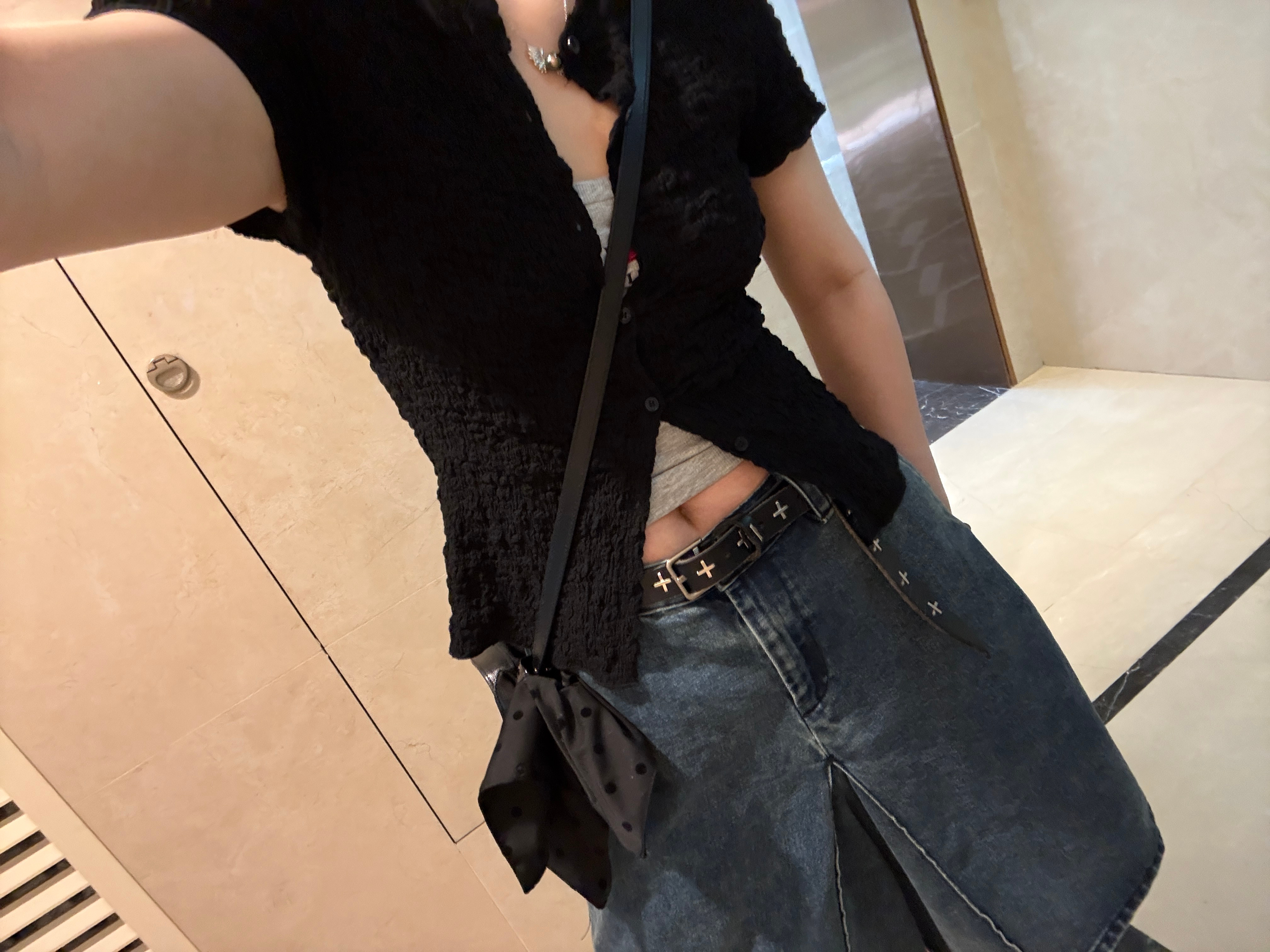 丛: 妈妈你是不是又长高了？你的衣服怎么这么短，买点新的吧 丛了个丛