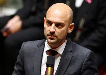 #法国称已准备好保卫海湾国家和约旦# 【#法国批评美以对伊动武#，但又称已“准备