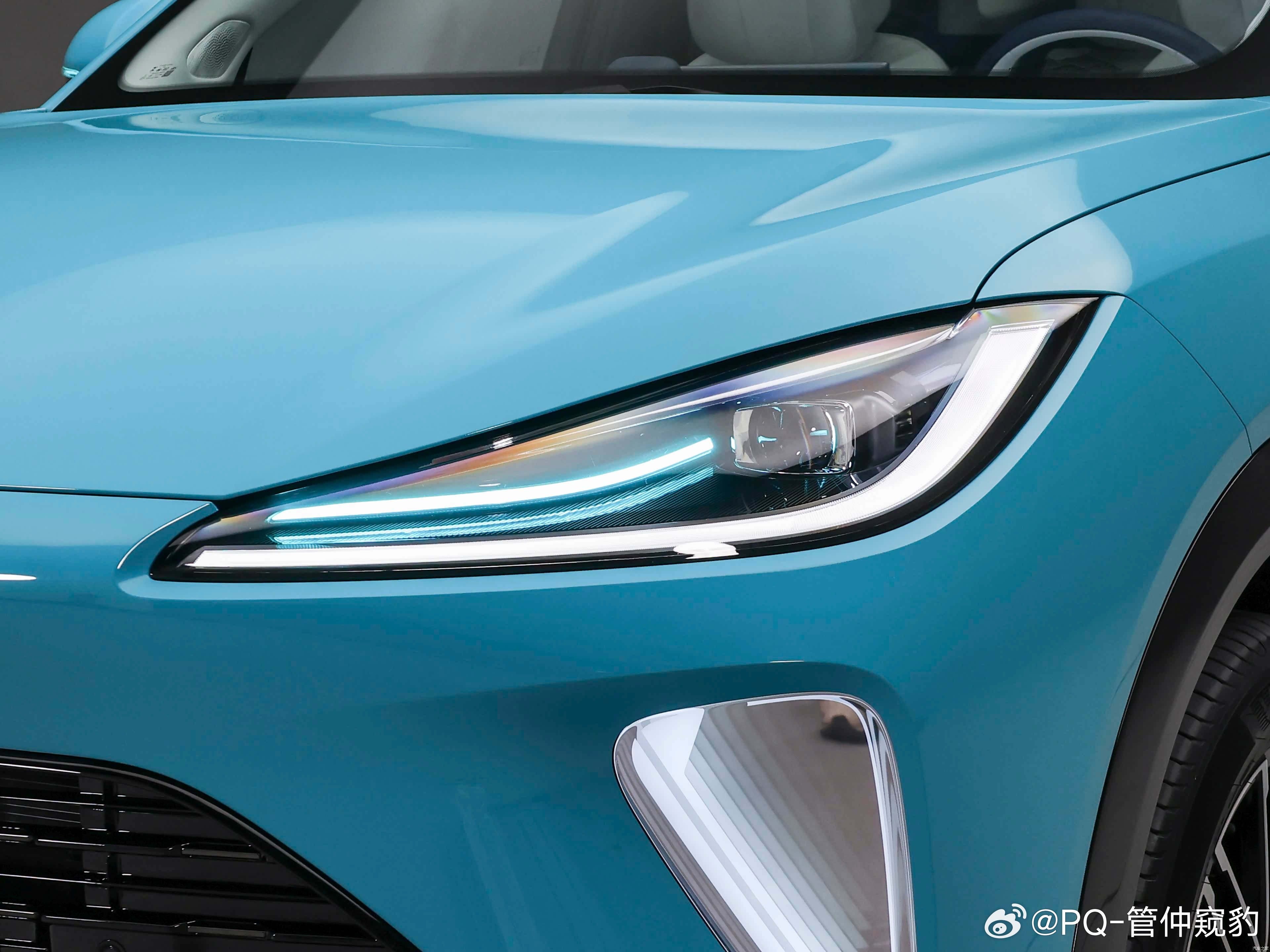 理工男开始靠脸吃饭了这个话题说的是奇瑞风云T9L没用前贯穿灯好评这个价位用了无边