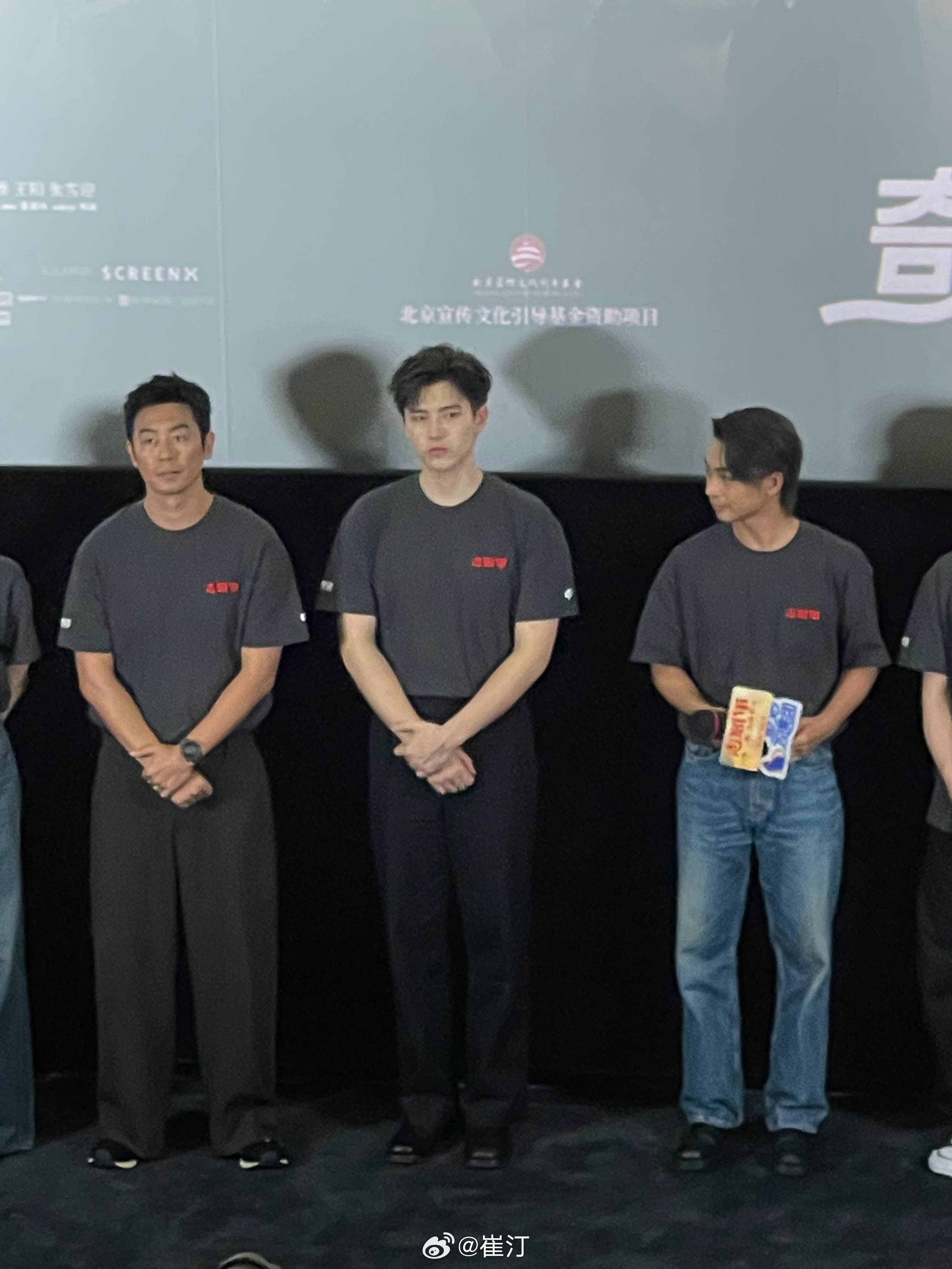 我的评分：[星星][星星][星星][星星][星星]《志愿军：浴血和平》，张子枫、