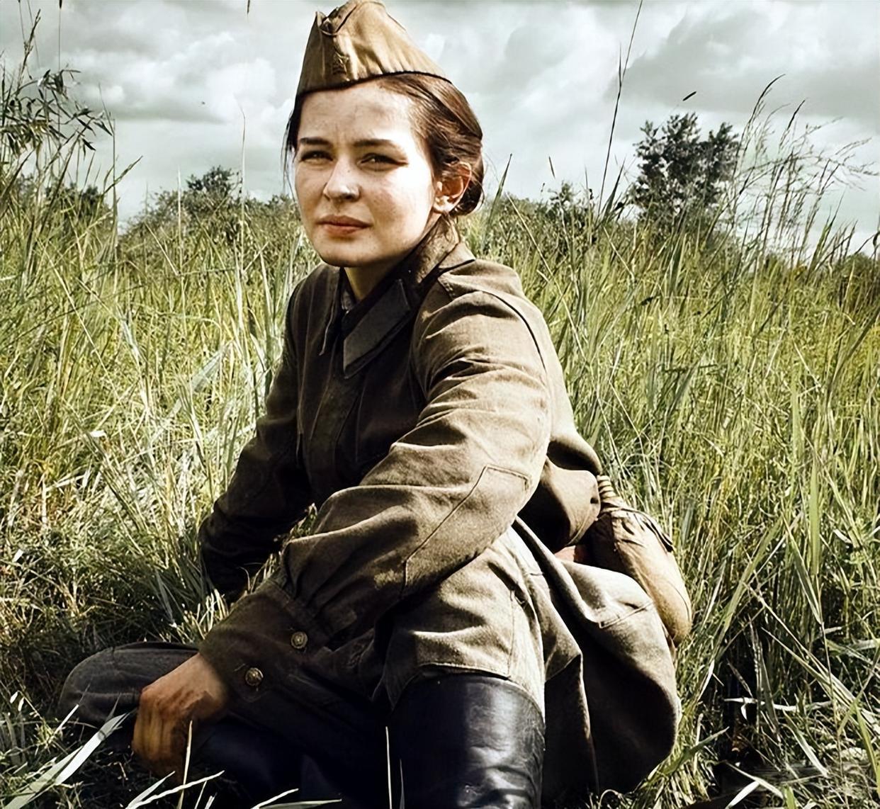 [太阳]1945年，一名苏联女兵看到一日本战俘长得英俊潇洒，她悄悄对男人表示：只