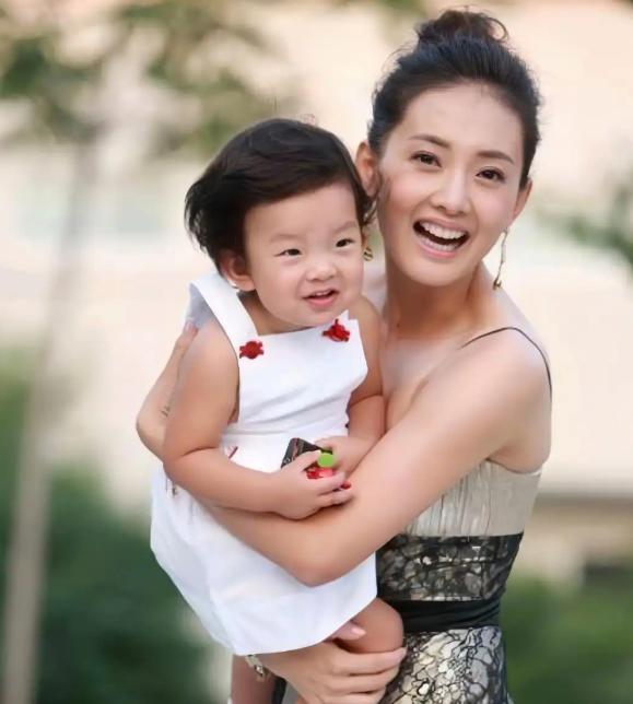 2007年，牛莉生了一个女儿，在一次吵架的过程中，她怒气冲冲地问老公刘亚东，他比