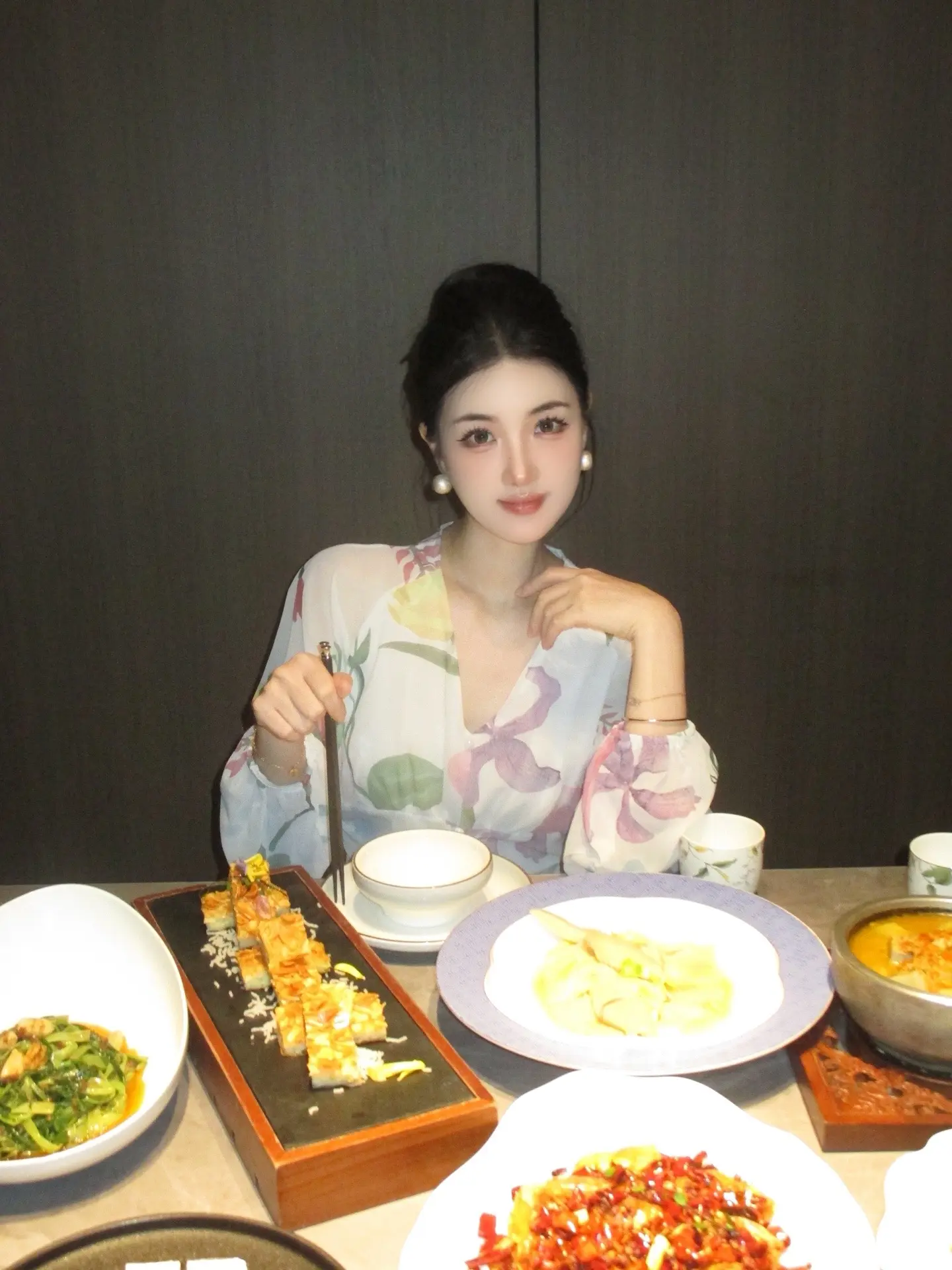 永远太远了 明天陪我吃饭吧。