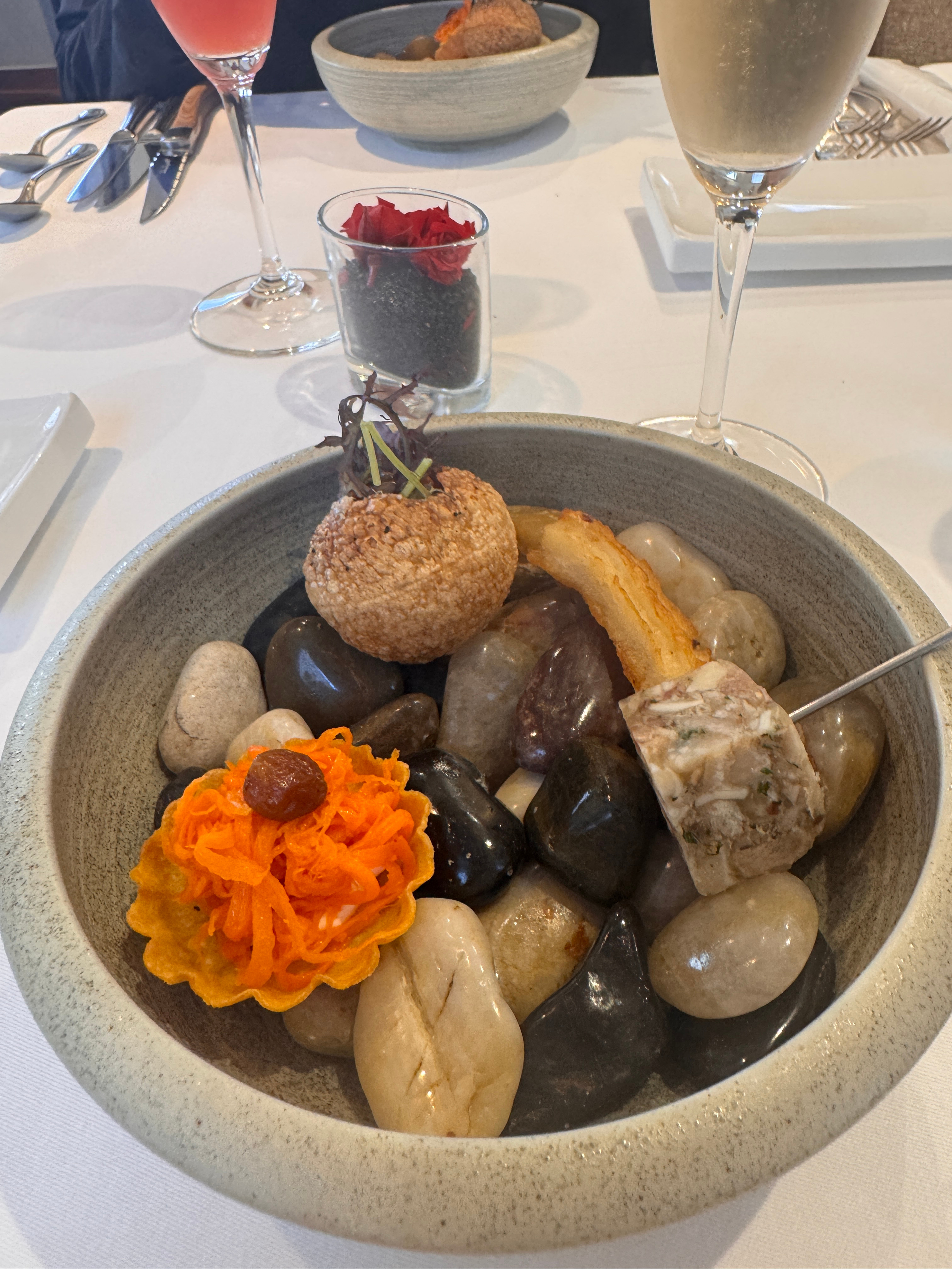 吃了漂亮饭摸了漂亮小马。我的快乐就是如此肤浅 日本·大井競馬場