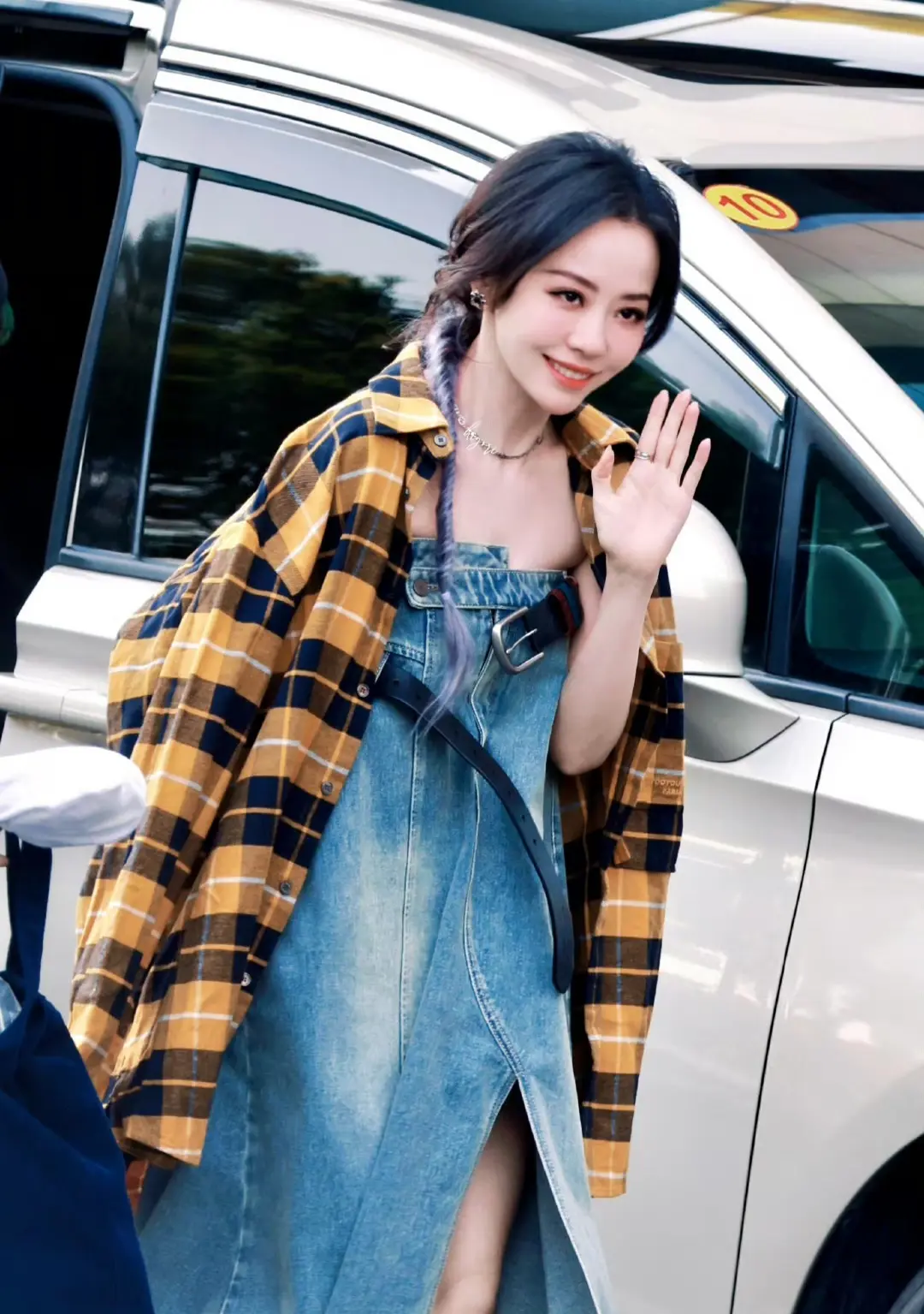 四月2号天赐录制上班✨✨✨。我姐好美好飒啊啊啊啊好帅😚😚😚😚