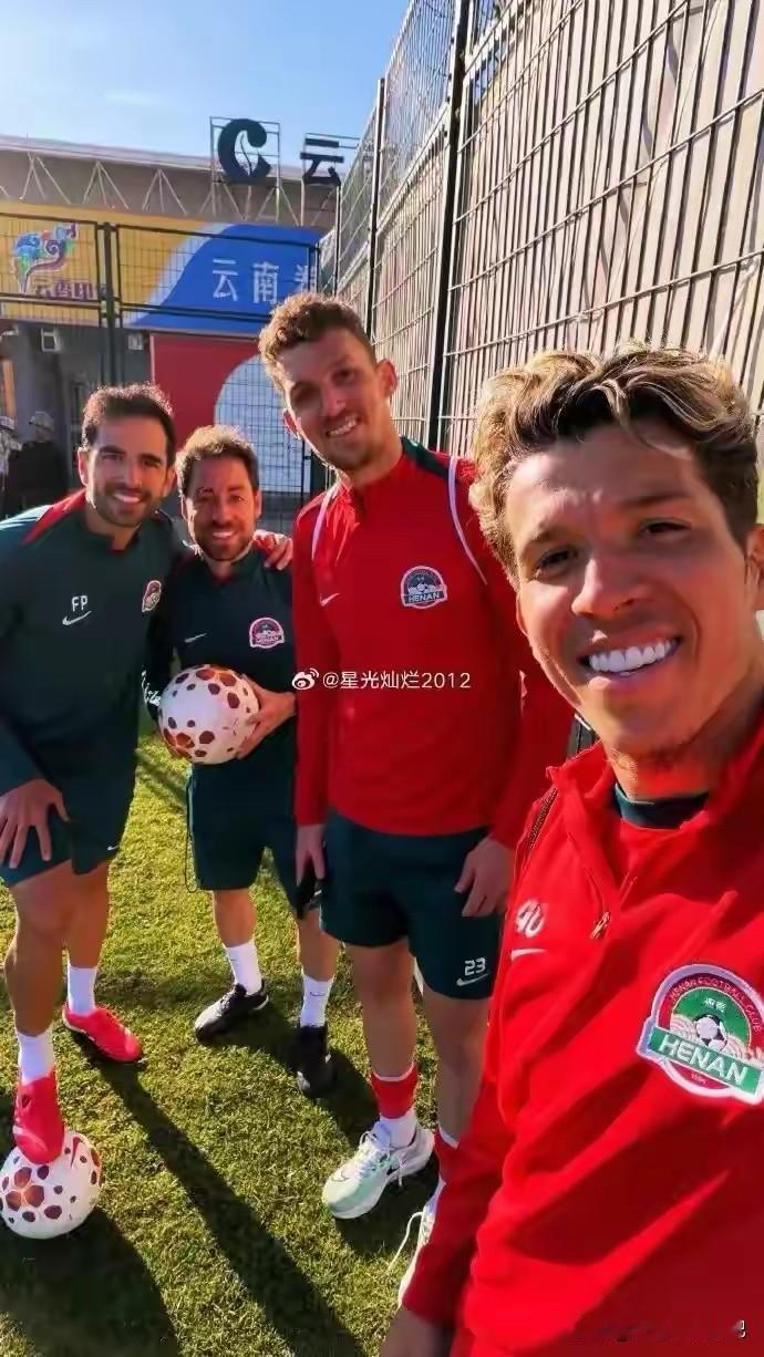 热身赛河南5-1大胜苏州东吴！
河南队跟苏州东吴进行了一场热身赛，凭借姆布拉的进