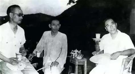 戴笠和杜月笙的关系，是整个民国特务史里最耐人寻味的一段。

1921年，二十多岁