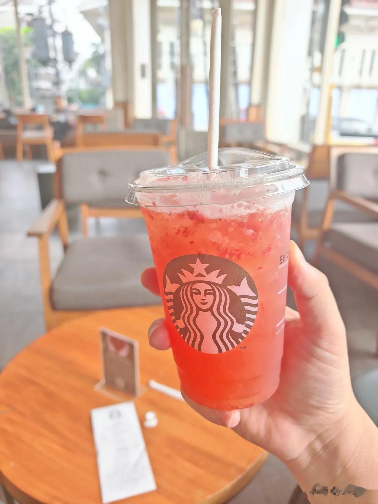 万隆老城的星巴克
51000元
草莓🍓果汁🍹
合计人民币22.5元
感觉比中