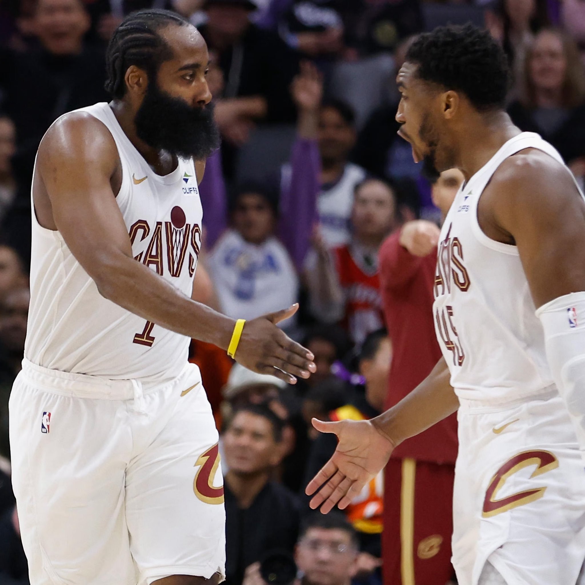 哈登绝境三分；米球王绝杀比赛；一个22+10+7，一个32+10，新组合的蜜月期