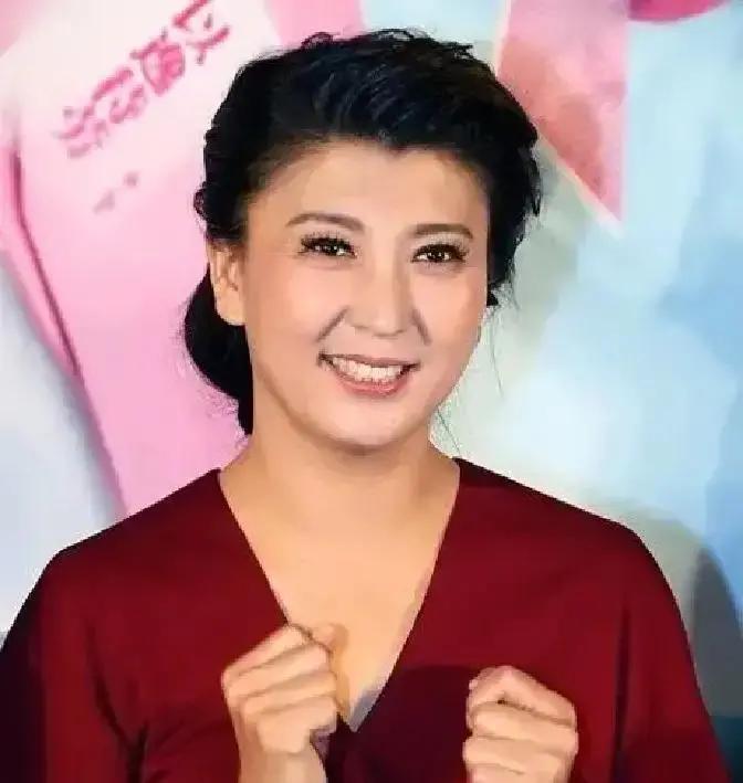 9万人挤进直播间，15亿点击砸出来30万新粉，GMV涨四成，退货也跟着涨一成半。