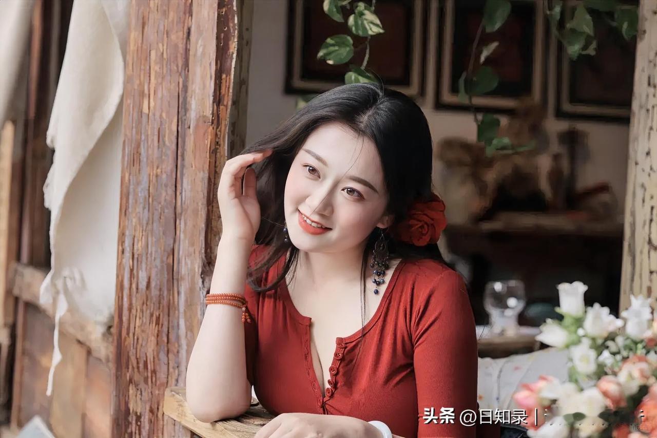 晨起心安，日日向好。人间最好的光景，不过晨起有笑，岁月不惊。带着笑意迎接清晨，让