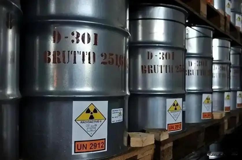 伊朗并没有“同意交出浓缩铀”

双方说法完全不同，目前仍在谈判。
 
一、美方说