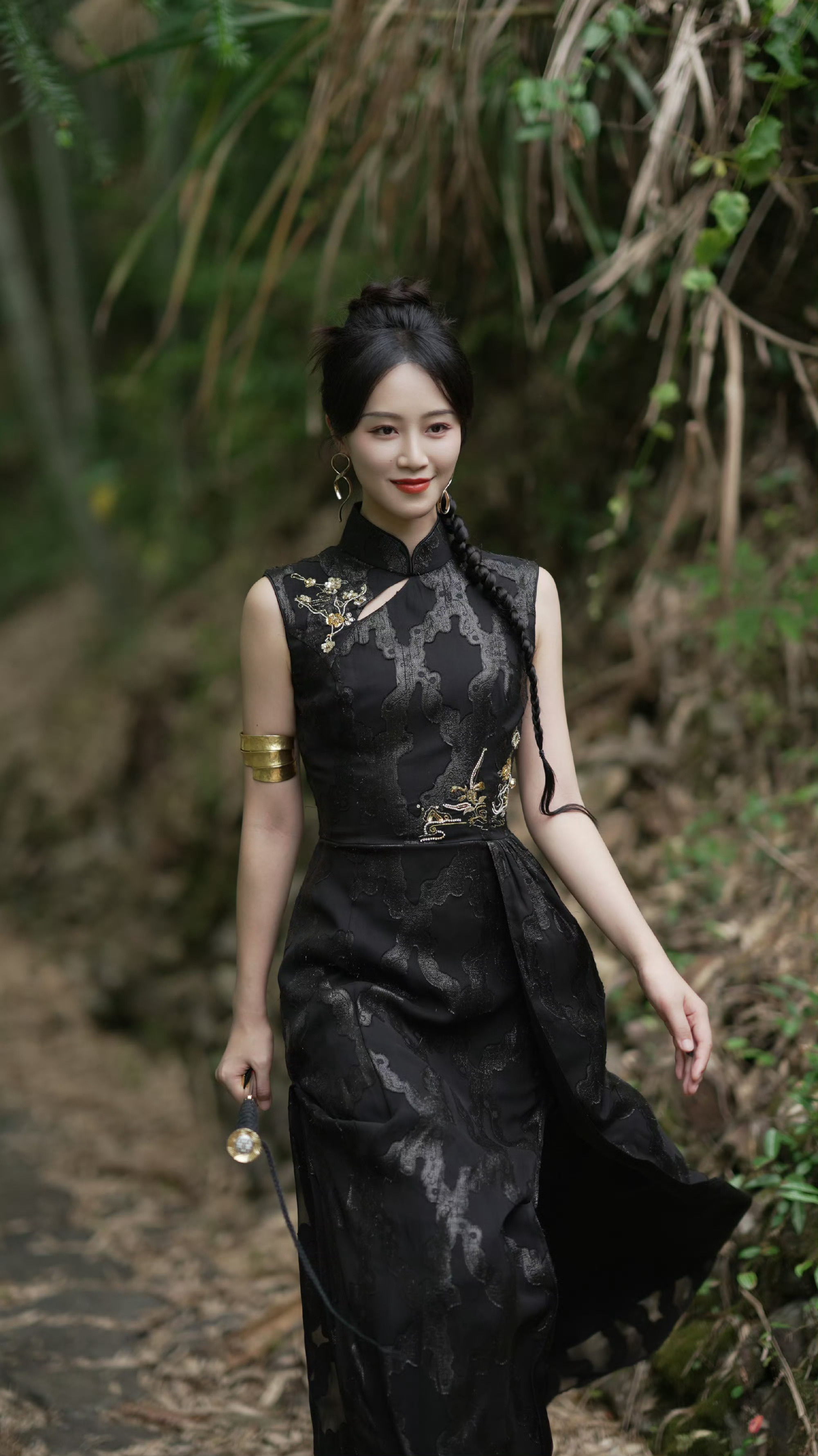 蓝盈莹林间大片，每一张都透露着温婉古典的美[爱慕]蓝盈莹霸道蓝总强制爱蓝盈莹二话