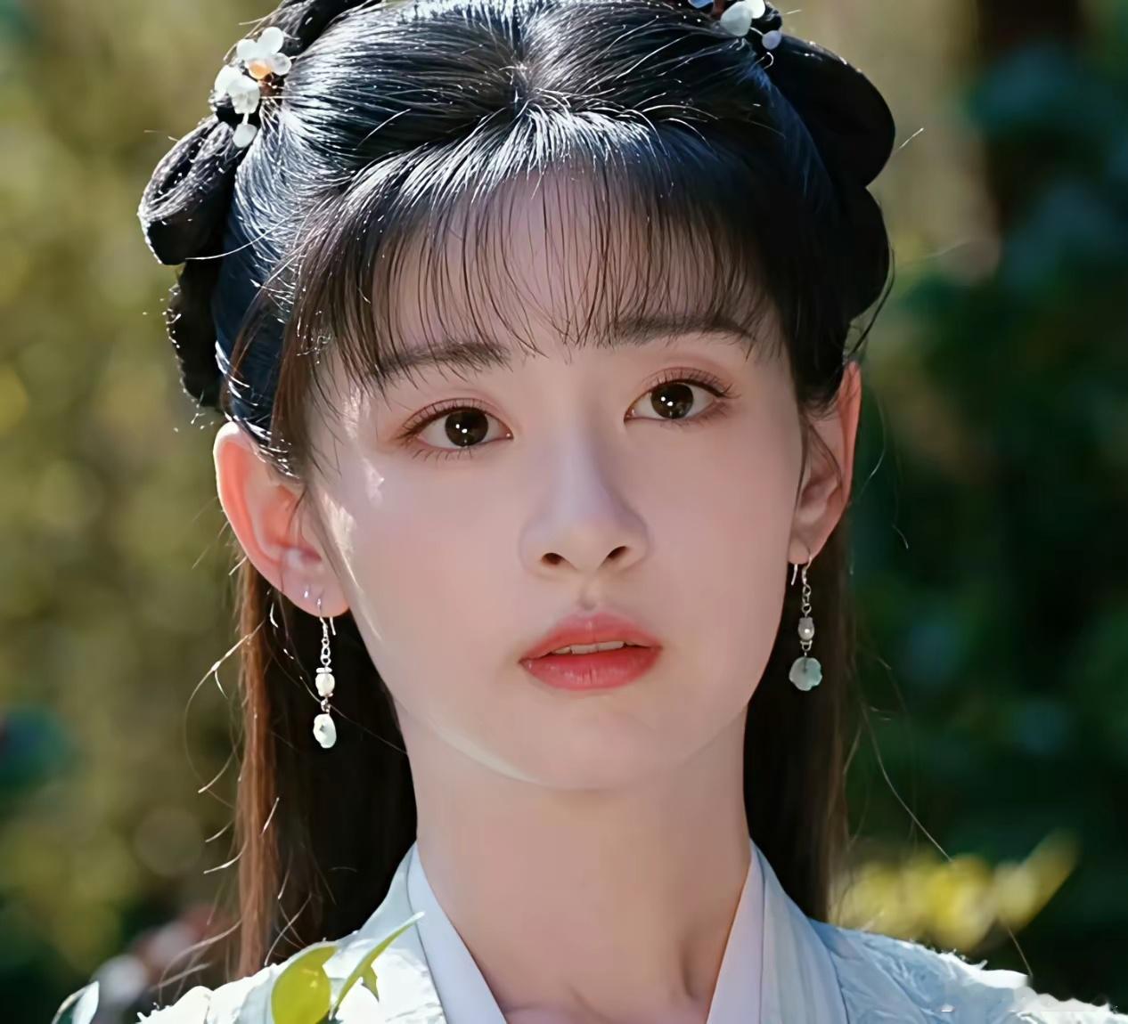《凡人修仙传》开播​杨洋不油腻了，我不意外​金晨依旧嘴歪，我也不意外​让我感到意