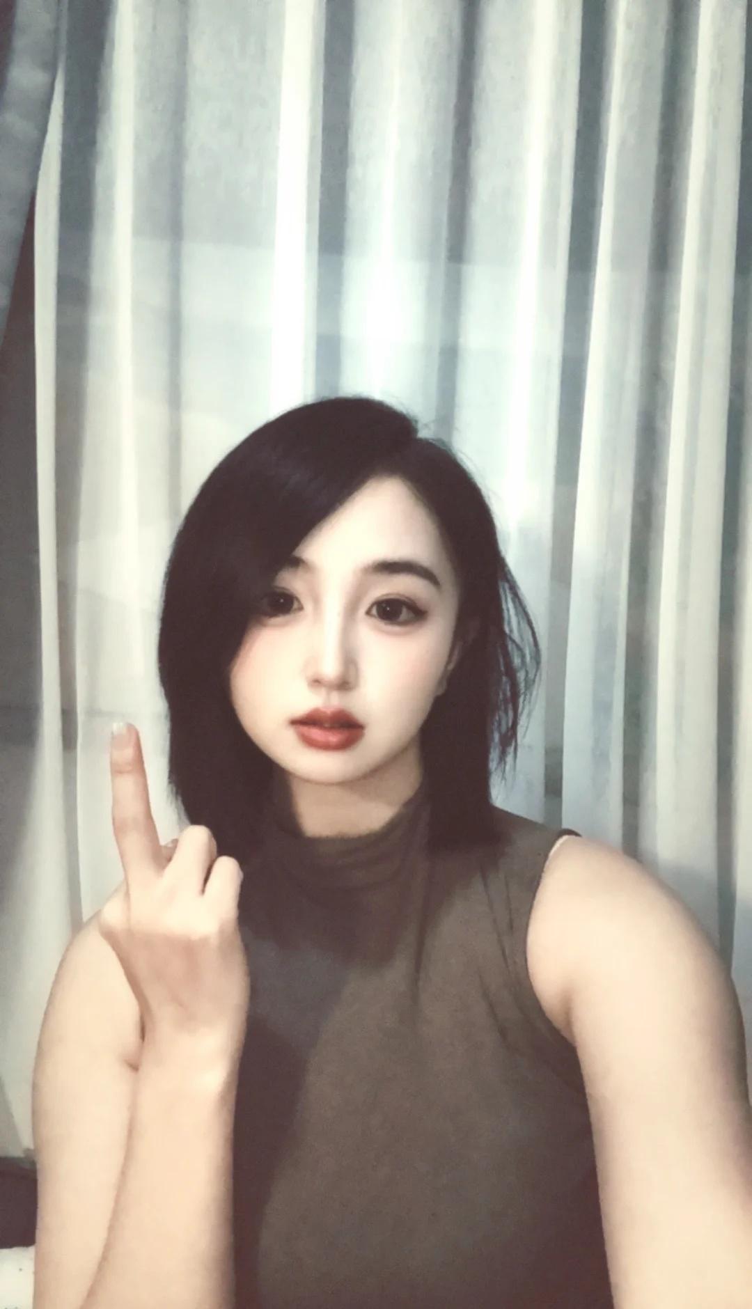 平时就这样
萌萌地干翻全世界