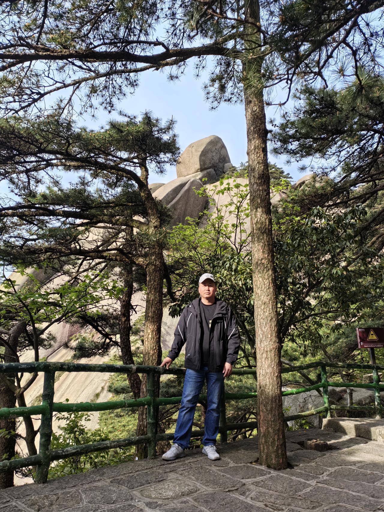 游览安徽天柱山风景区（二）
5月4日那天，我们一家三口去安徽天柱山游览，当天选择