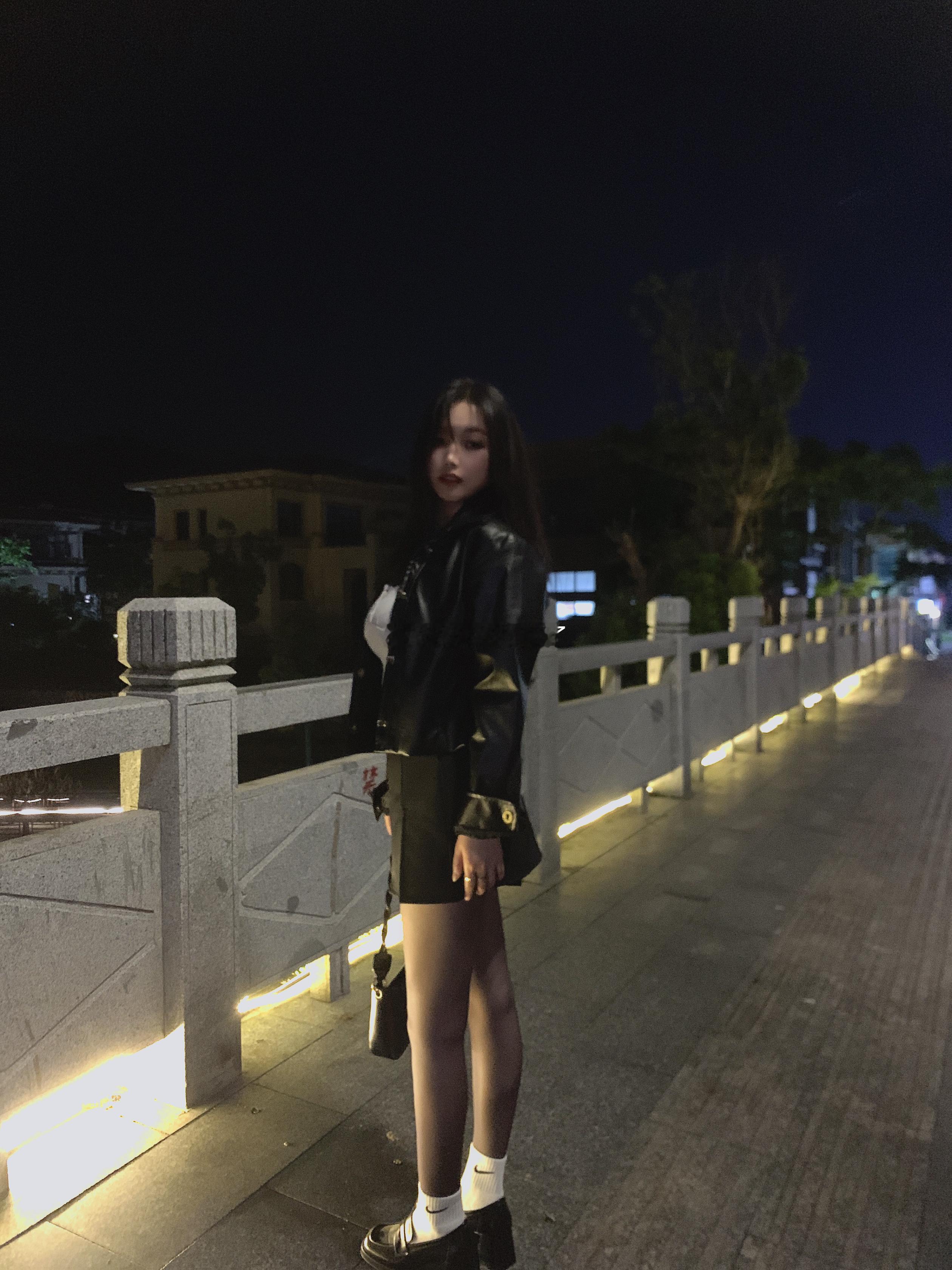 月下举杯敬沧海涞觅润丝 ​​​