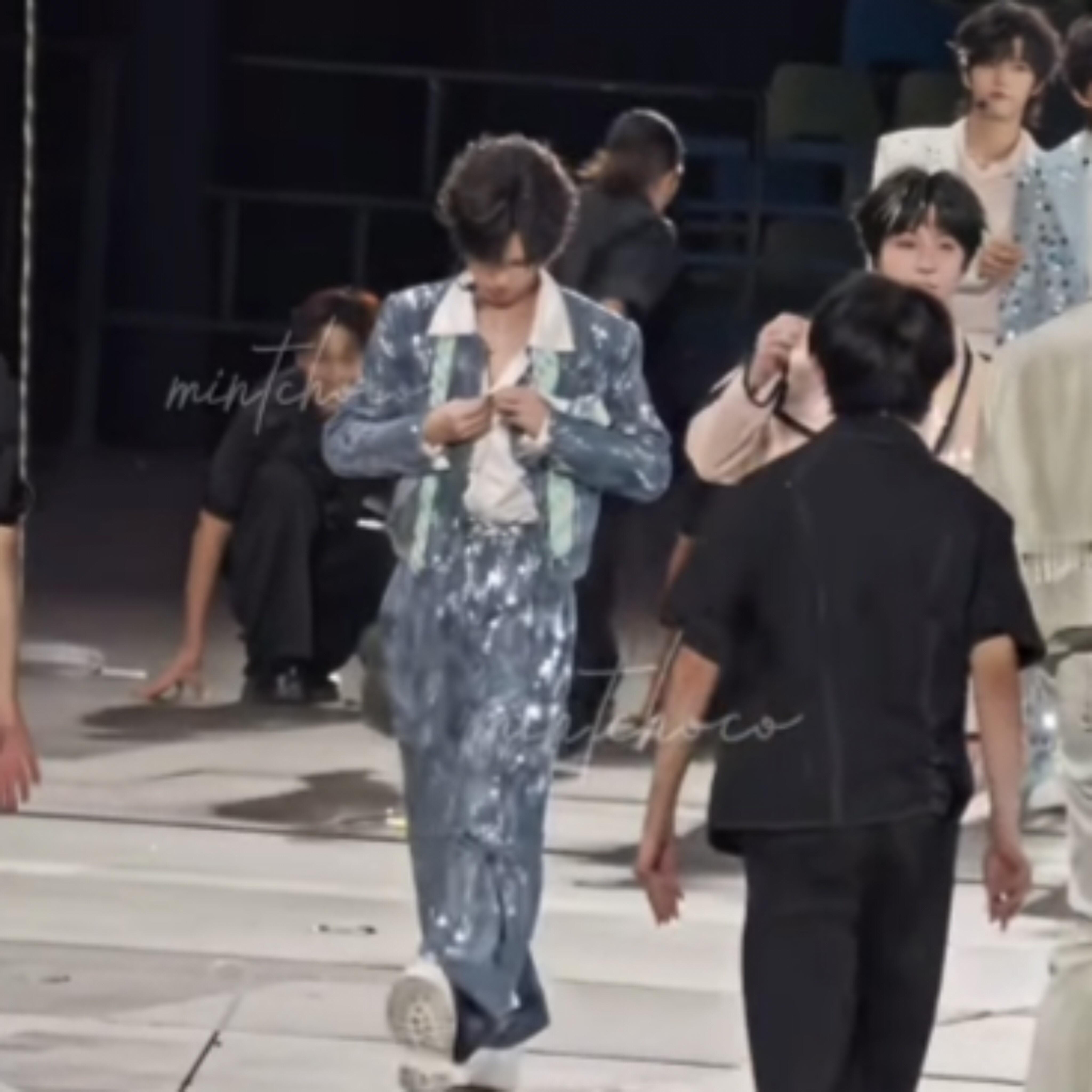 男孩子大大方方（8.13的溜溜的她） 