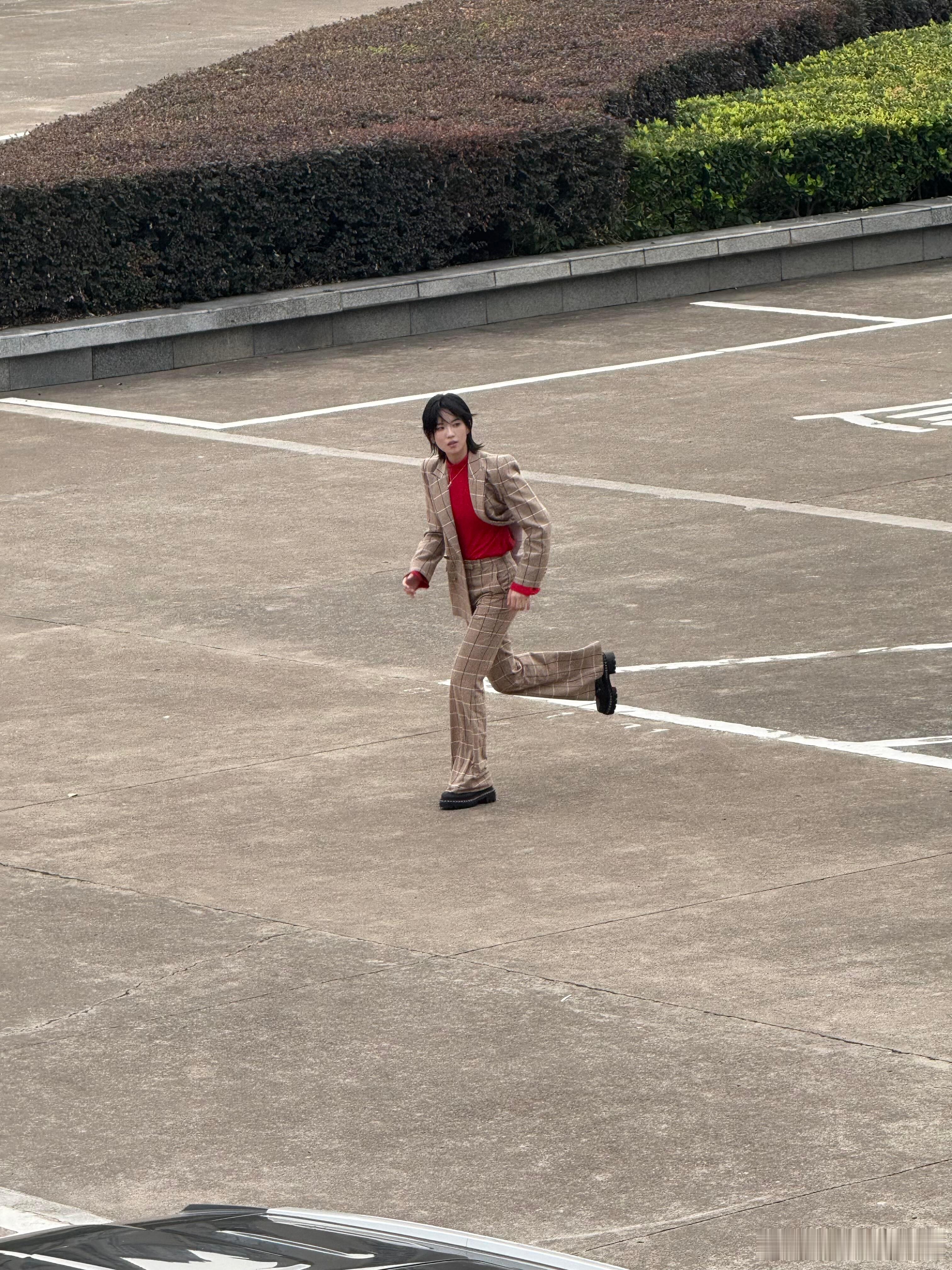 陆柯燃往照片里加了什么🙉我好热 ​​​