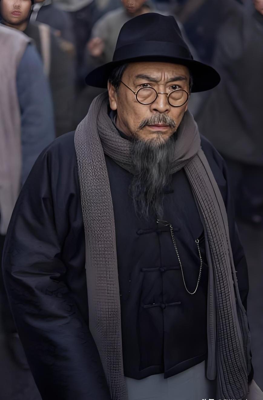 你瞅瞅，现在电视剧里那些大户人家，动不动就是开工厂、搞贸易，好像民国富豪个个都是