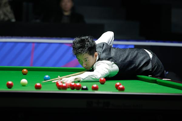 吴宜泽5比1马克艾伦
 
3月20日下午，在江西上饶玉山进行的2026斯诺克世界