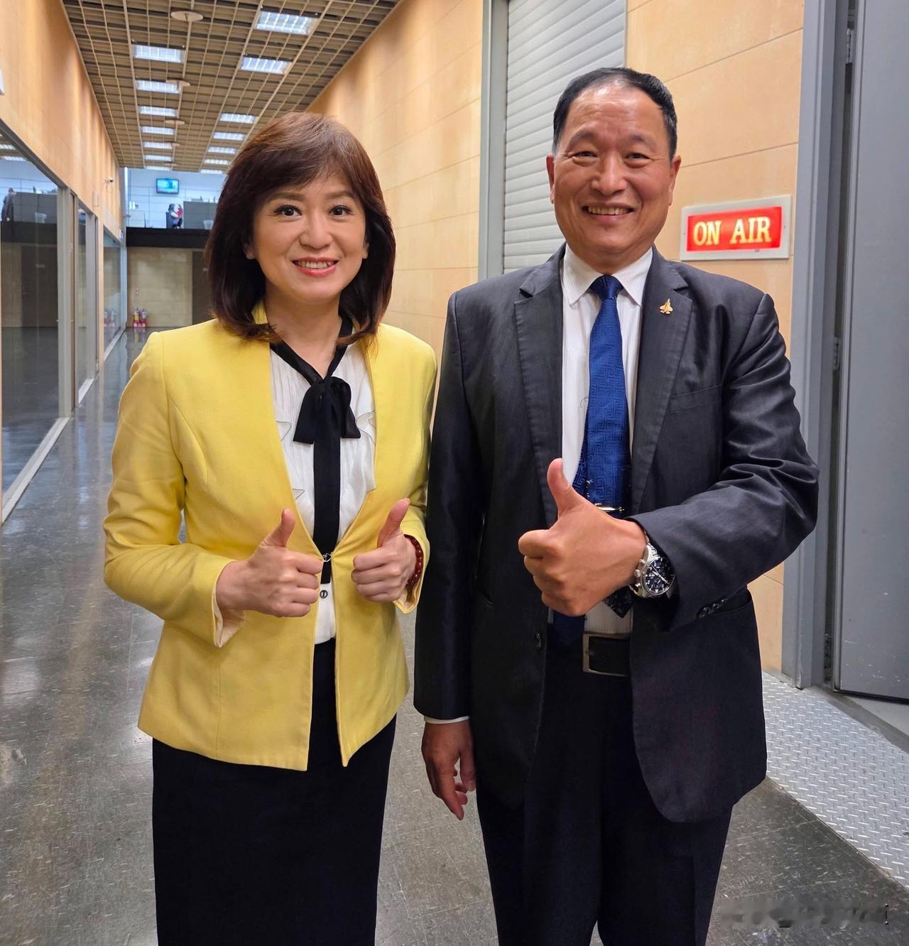 台退役将领张延延博士今（30日）在脸书发文表示，谈话节目主持人周玉琴小姐也帮我加