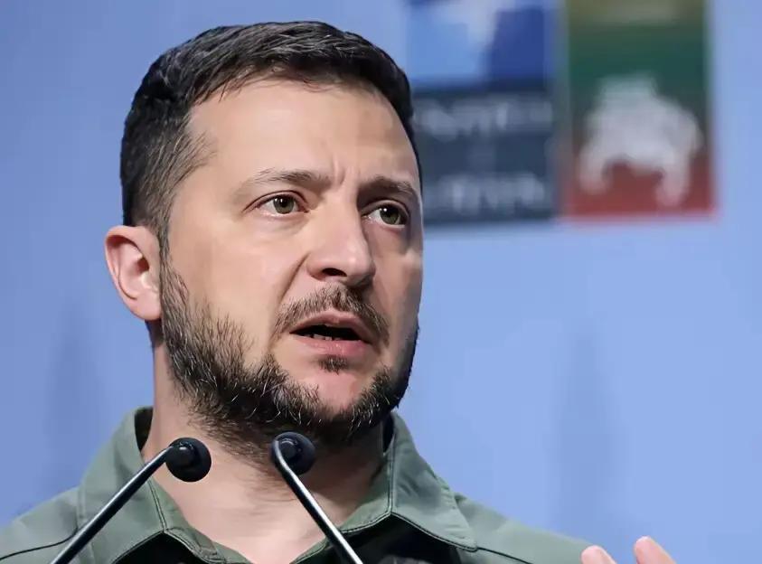 果不其然。

乌克兰总统泽连斯基突然宣布了，乌方不会在领土问题上让步，拒绝承认俄