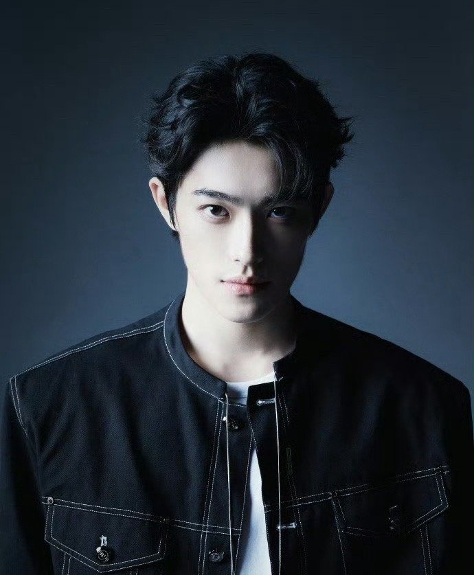 🍉郭敬明 选秀学员都是照着肖战的外形的，小四的眼光你同意吗？肖战王一博苏新皓时