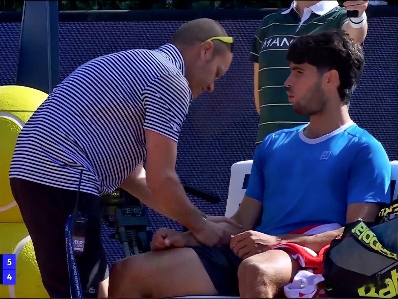 阿尔卡拉斯2:0横扫晋级巴塞罗那16强，潜在伤病威胁或许影响其夺回世界第一宝座的