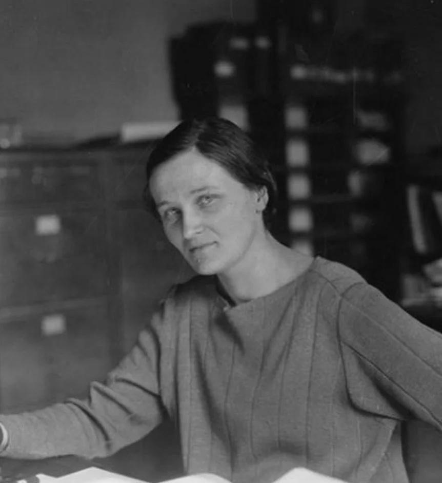 被迫认错的女孩，改写了全宇宙的‘成分表’
大家好，我是塞西莉亚·佩恩-加波施金。