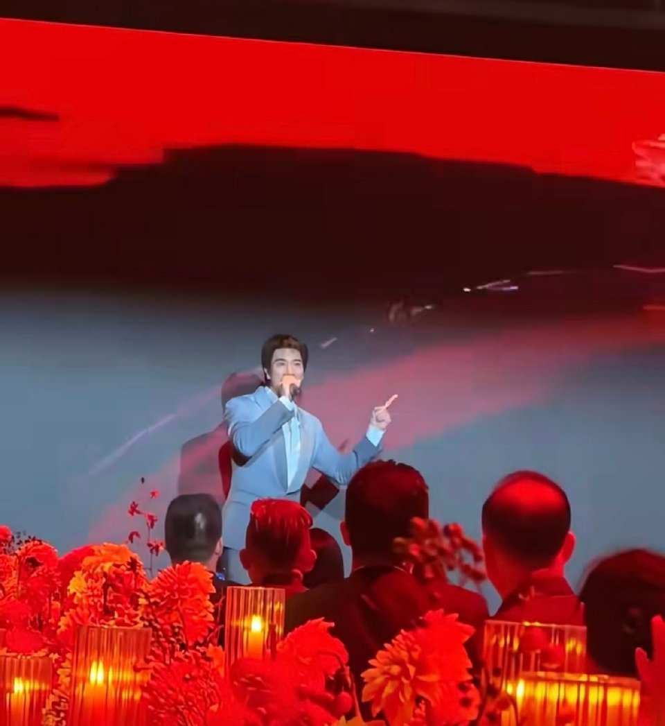 王力宏晚宴唱功依旧火力全开 谁能想到一场晚宴，被王力宏的状态饱满火力全开，经典老