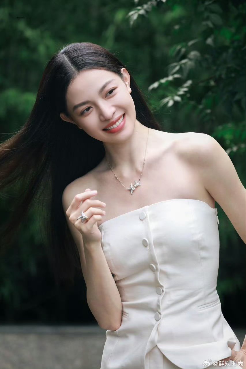 钟楚曦 汪曲攸 美女爱一起玩而已啊，到底谁这么闲啊？ ​​​