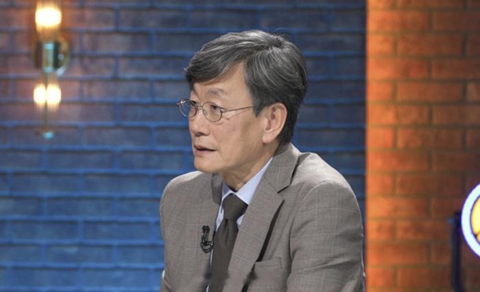 【广播人孙石熙有望时隔13年回归电台】MBC方面表示:“目前MBC电台正在进行改