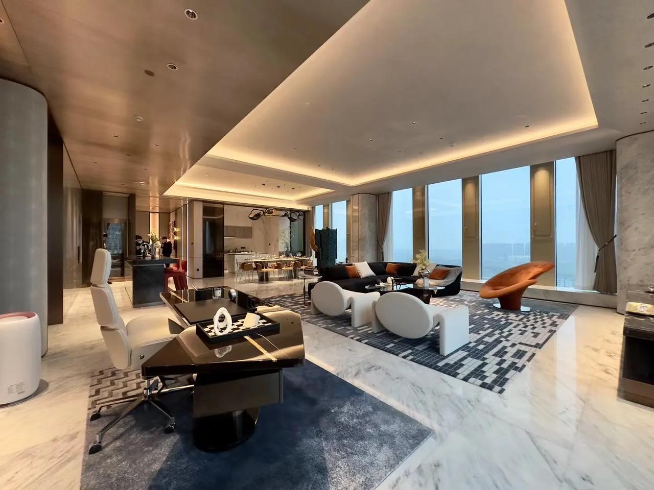 奥体新出大平层410平精装地铁！