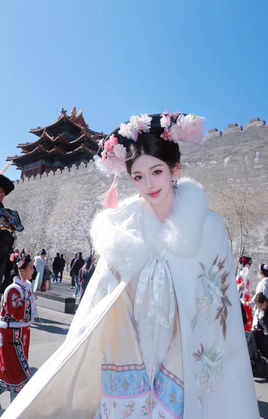赤墙彩檐 故宫红📿