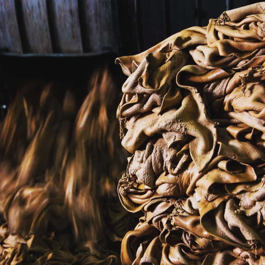 从原皮到艺术品！植鞣真皮工艺大揭秘