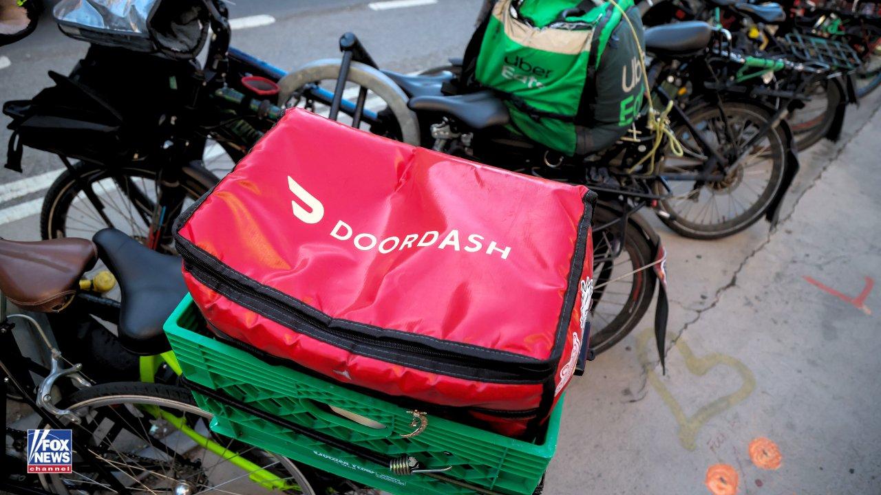 一名 DoorDash 司机被指控故意从国土安全部设施偷窃食品订单，已被该平台除