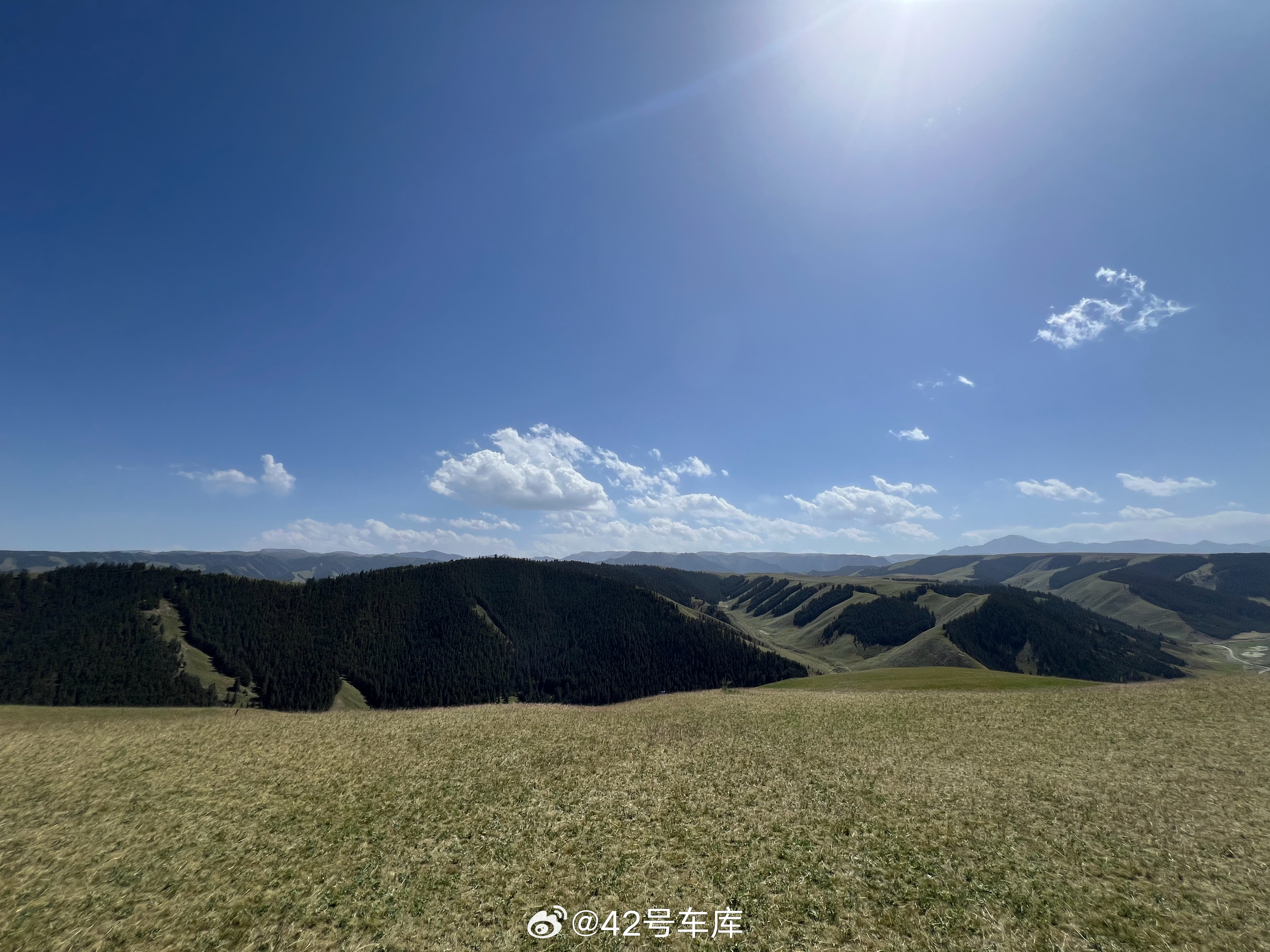 把享界 S9T 开到这样的环境下，才是最适合它的，景美车也美，相信这也是大家向往